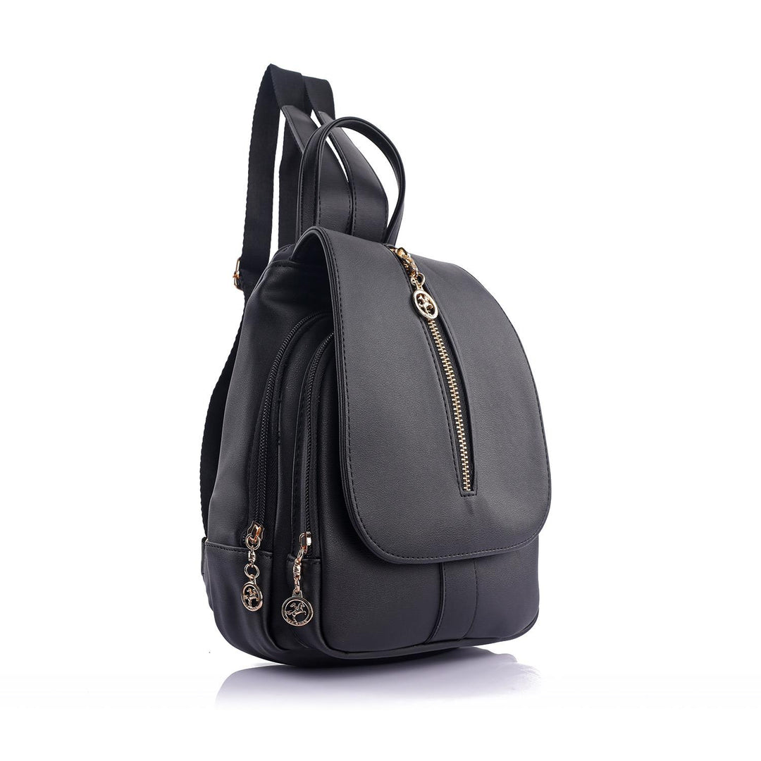 Lariva woman adjustable strap backpack