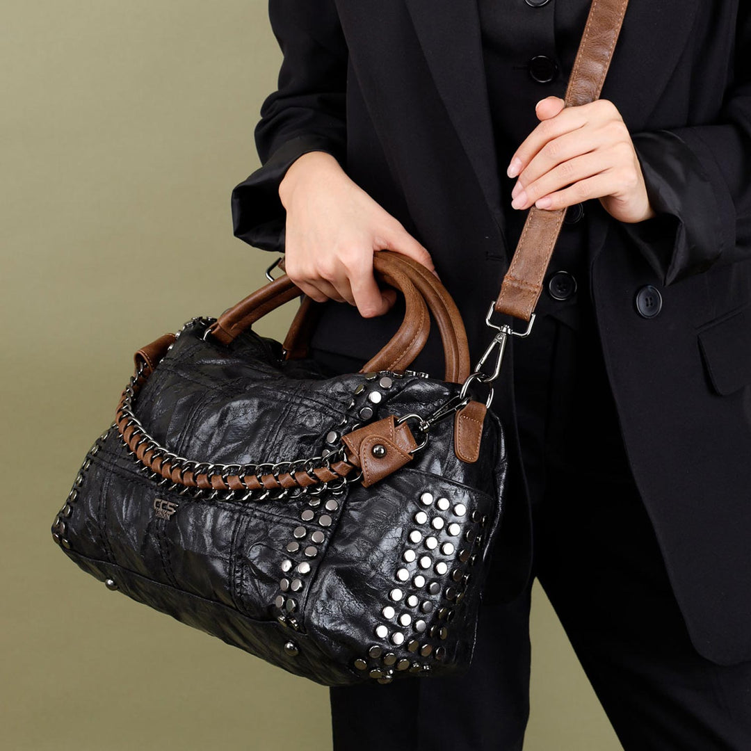 Yasur Women's Chain Detailed Crossbody Bag