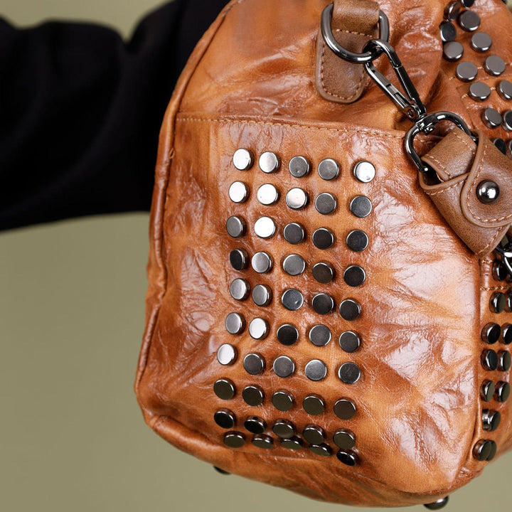 Yasur Women's Chain Detailed Crossbody Bag